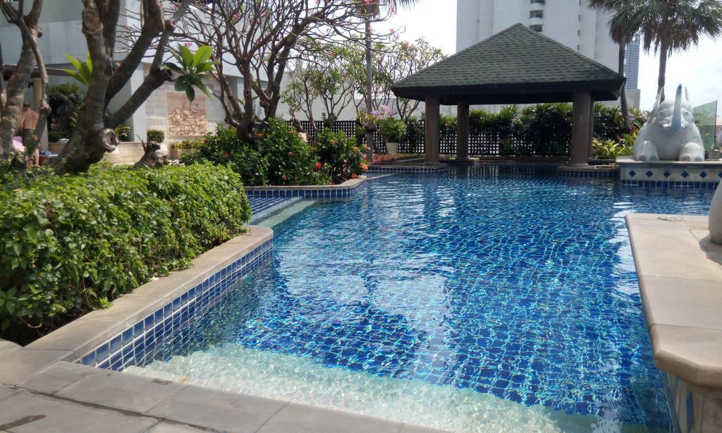 Baan Sathorn Riverfront Bangkok Buitenkant foto